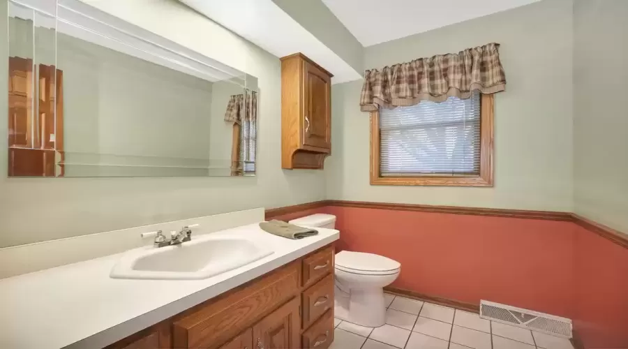 303 Lake Lawn Court, Joliet, Illinois 60435, 4 Bedrooms Bedrooms, ,3 BathroomsBathrooms,Residential,For Sale,Lake Lawn,MRD12179530