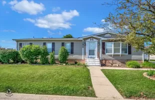 10900 Gateway Drive, Frankfort, Illinois 60423, 2 Bedrooms Bedrooms, ,2 BathroomsBathrooms,Manufactured In Park,For Sale,Gateway,MRD12202080