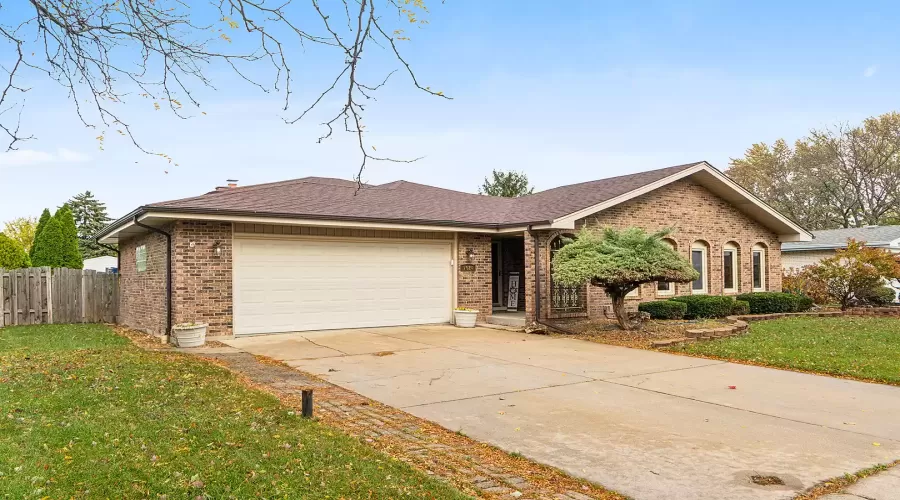 7624 Cashew Drive, Orland Park, Illinois 60462, 4 Bedrooms Bedrooms, ,3 BathroomsBathrooms,Residential,For Sale,Cashew,MRD12201338