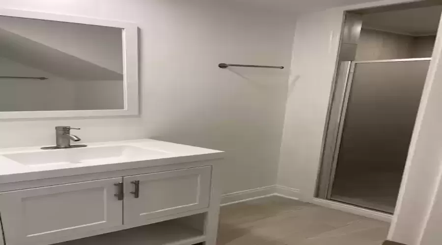 2nd Floor Full Bath