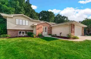 3030 Emerald Drive, Hobart, Indiana, 4 Bedrooms Bedrooms, ,3 BathroomsBathrooms,Residential,For Sale,Emerald,NRA808873