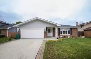 638 Poplar Avenue, Romeoville, Illinois 60446, 5 Bedrooms Bedrooms, ,4 BathroomsBathrooms,Residential,For Sale,Poplar,MRD12205823