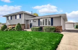 2528 Victoria Road, Schererville, Indiana, 3 Bedrooms Bedrooms, ,2 BathroomsBathrooms,Residential,For Sale,Victoria,NRA811298