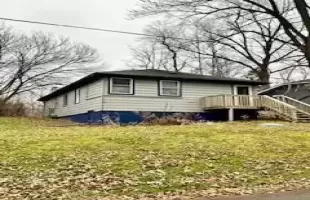 540 Lakeview Drive, Lowell, Indiana, 2 Bedrooms Bedrooms, ,1 BathroomBathrooms,Residential,For Sale,Lakeview,NRA543042