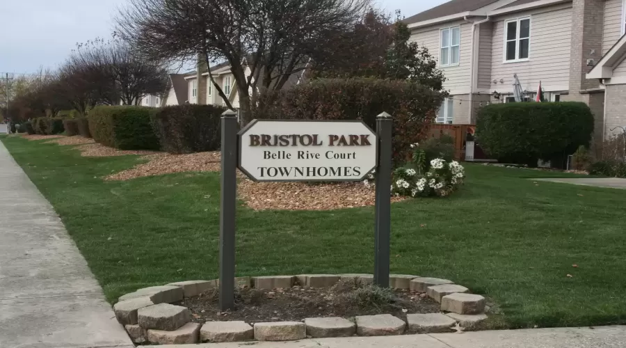 WELCOME TO BRISTOL PARK TOWNHOMES