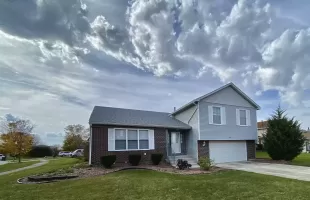 8241 Wintergreen Drive, Frankfort, Illinois 60423, 4 Bedrooms Bedrooms, ,3 BathroomsBathrooms,Residential,For Sale,Wintergreen,MRD12211793