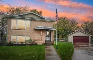 6842 179th Place, Tinley Park, Illinois 60477, 5 Bedrooms Bedrooms, ,3 BathroomsBathrooms,Residential Income,For Sale,179th,MRD12213790