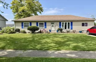 658 Apache Lane, Lowell, Indiana, 3 Bedrooms Bedrooms, ,2 BathroomsBathrooms,Residential,For Sale,Apache,NRA807409