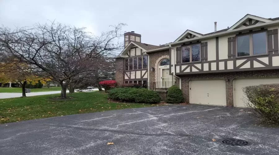 9230 Windsor Parkway, Tinley Park, Illinois 60487, 3 Bedrooms Bedrooms, ,2 BathroomsBathrooms,Residential Lease,For Rent,Windsor,MRD12216270