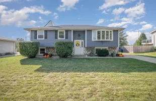 648 Briarwood Drive, Dyer, Indiana, 4 Bedrooms Bedrooms, ,2 BathroomsBathrooms,Residential,For Sale,Briarwood,NRA811236