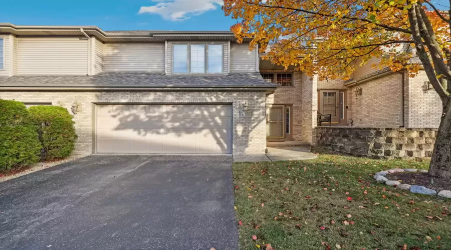 16707 Trail View Court, Tinley Park, Illinois 60477, 3 Bedrooms Bedrooms, ,4 BathroomsBathrooms,Residential,For Sale,Trail View,MRD12217495