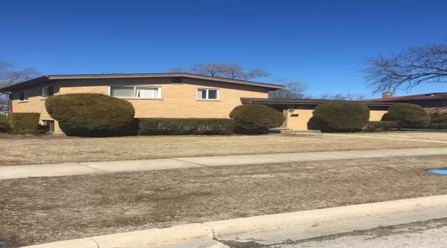 7242 Suffield Street, Morton Grove, Illinois 60053, 3 Bedrooms Bedrooms, ,2 BathroomsBathrooms,Residential Lease,For Rent,Suffield,MRD11871052