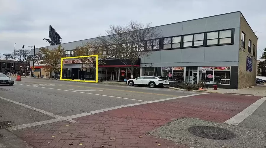 2338 Lawrence Avenue, Chicago, Illinois 60625, ,Commercial Lease,For Rent,Lawrence,MRD11921561