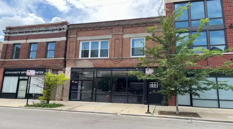 2882 Milwaukee Avenue, Chicago, Illinois 60618, ,Commercial Lease,For Rent,Milwaukee,MRD12095844