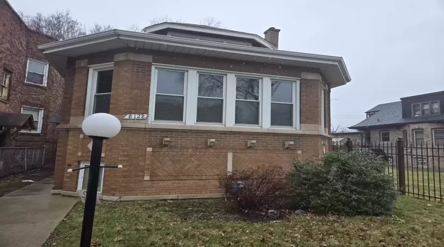 8128 Clyde Avenue, Chicago, Illinois 60617, 2 Bedrooms Bedrooms, ,1 BathroomBathrooms,Residential,For Sale,Clyde,MRD11999250