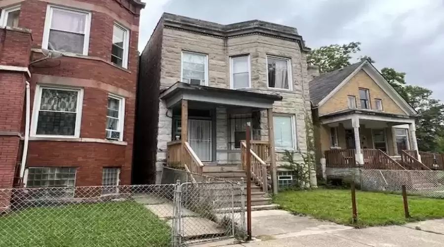 5621 Carpenter Street, Chicago, Illinois 60621, 3 Bedrooms Bedrooms, ,2 BathroomsBathrooms,Residential Income,For Sale,Carpenter,MRD12140947