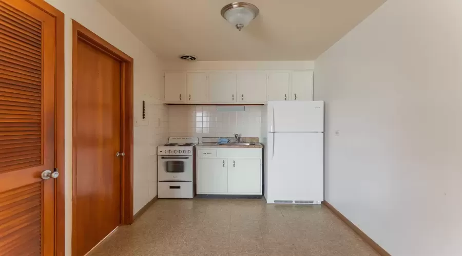 6244 64th Place, Chicago, Illinois 60638, 1 Bedroom Bedrooms, ,1 BathroomBathrooms,Residential Lease,For Rent,64th,MRD12149416