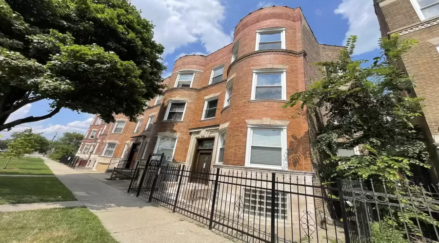 5123 Indiana Avenue, Chicago, Illinois 60615, 3 Bedrooms Bedrooms, ,1 BathroomBathrooms,Residential Lease,For Rent,Indiana,MRD12120568