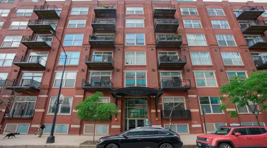 420 CLINTON Street, Chicago, Illinois 60607, 2 Bedrooms Bedrooms, ,2 BathroomsBathrooms,Residential,For Sale,CLINTON,MRD12153868