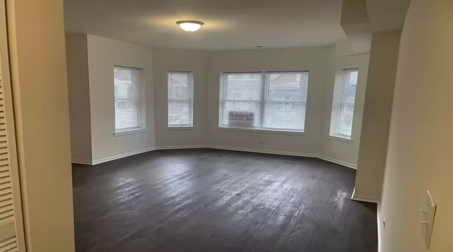 7820 Champlain Avenue, Chicago, Illinois 60619, 8 Bedrooms Bedrooms, ,3 BathroomsBathrooms,Residential Income,For Sale,Champlain,MRD12168372