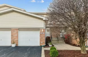 7917 160TH Street, Tinley Park, Illinois 60477, 2 Bedrooms Bedrooms, ,3 BathroomsBathrooms,Residential,For Sale,160TH,MRD12218357