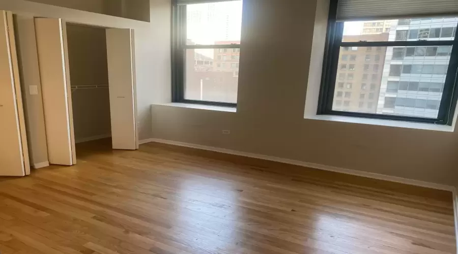 208 Washington Street, Chicago, Illinois 60606, 2 Bedrooms Bedrooms, ,2 BathroomsBathrooms,Residential Lease,For Rent,Washington,MRD12220556