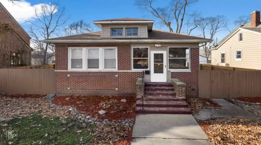 308 Henry Street, Gary, Indiana 46403, 3 Bedrooms Bedrooms, ,1 BathroomBathrooms,Residential Lease,For Rent,Henry,MRD12078673