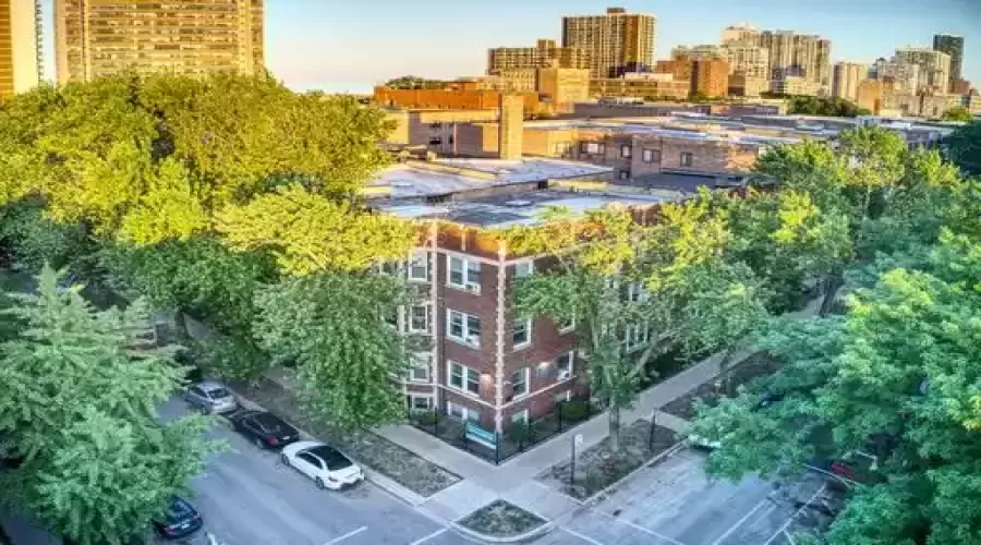 6043 Winthrop Avenue, Chicago, Illinois 60660, 2 Bedrooms Bedrooms, ,2 BathroomsBathrooms,Residential Lease,For Rent,Winthrop,MRD12138863