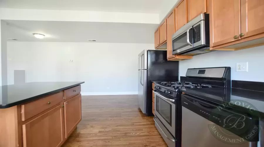 7330 DAMEN Avenue, Chicago, Illinois 60645, 3 Bedrooms Bedrooms, ,2 BathroomsBathrooms,Residential Lease,For Rent,DAMEN,MRD12223184