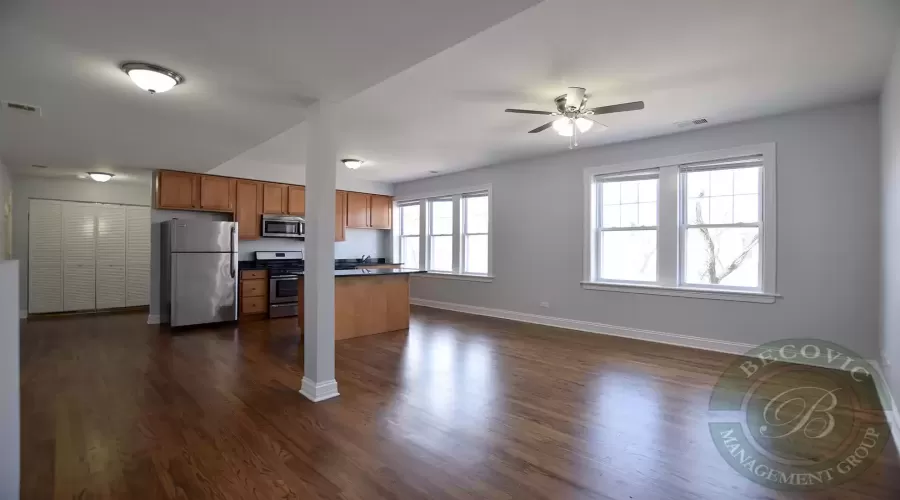 7330 DAMEN Avenue, Chicago, Illinois 60645, 3 Bedrooms Bedrooms, ,2 BathroomsBathrooms,Residential Lease,For Rent,DAMEN,MRD12223184