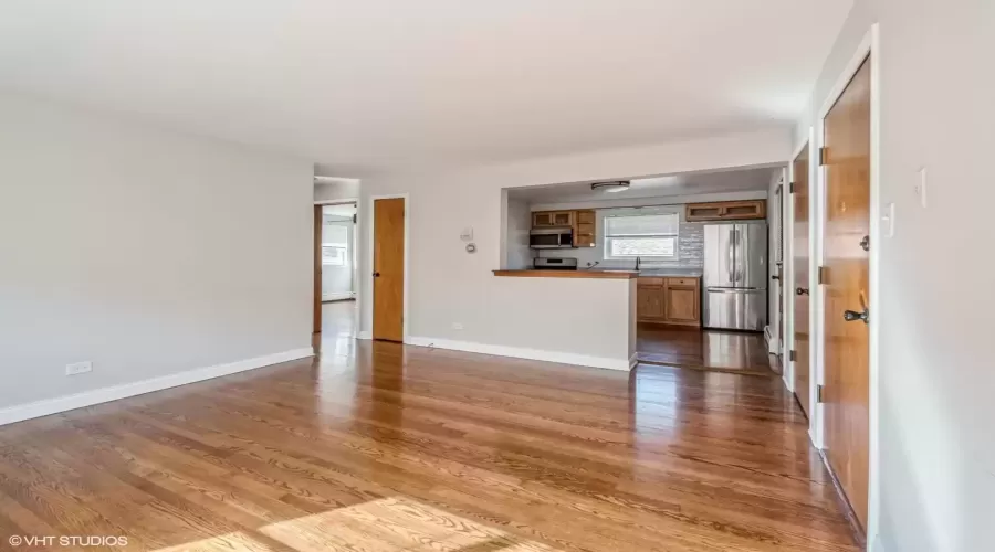 8225 Dr Martin Luther King Jr Drive, Chicago, Illinois 60619, 2 Bedrooms Bedrooms, ,1 BathroomBathrooms,Residential Lease,For Rent,Dr Martin Luther King Jr,MRD12211356