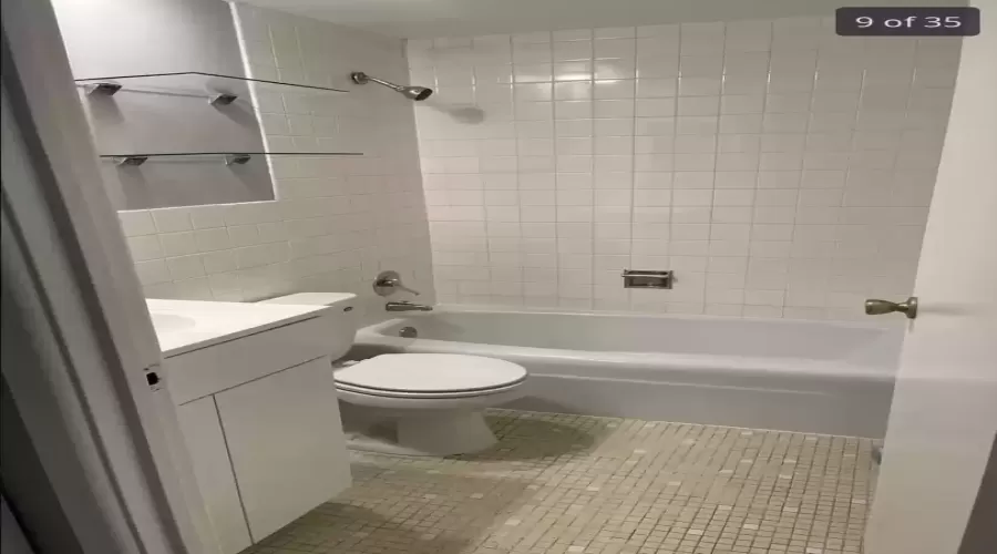 Bathroom (Unit 204)