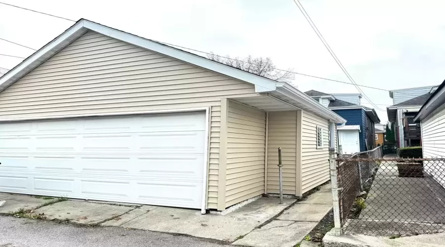 7910 Fletcher Street, Elmwood Park, Illinois 60707, 3 Bedrooms Bedrooms, ,3 BathroomsBathrooms,Residential Lease,For Rent,Fletcher,MRD12223143