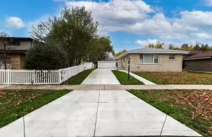 348 Elk Boulevard, Des Plaines, Illinois 60016, 3 Bedrooms Bedrooms, ,2 BathroomsBathrooms,Residential Lease,For Rent,Elk,MRD12206155