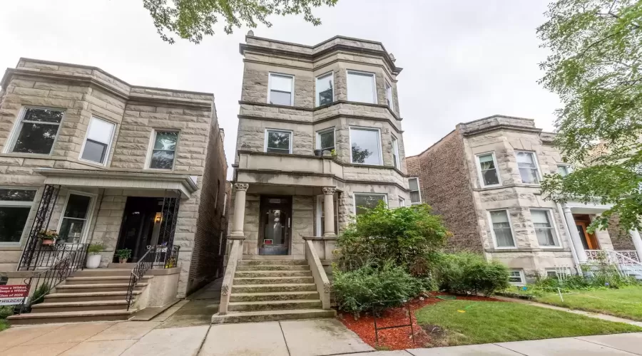 1245 Newport Avenue, Chicago, Illinois 60657, 3 Bedrooms Bedrooms, ,1 BathroomBathrooms,Residential Lease,For Rent,Newport,MRD12223615