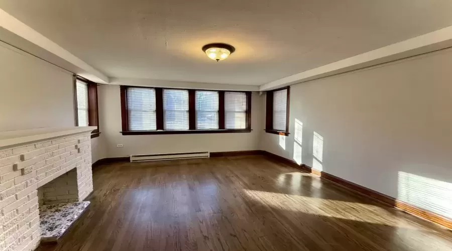 2115 Scoville Avenue, Berwyn, Illinois 60402, 1 Bedroom Bedrooms, ,1 BathroomBathrooms,Residential Lease,For Rent,Scoville,MRD12223688