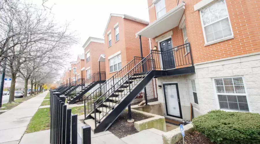 1471 LARRABEE Street, Chicago, Illinois 60610, 2 Bedrooms Bedrooms, ,2 BathroomsBathrooms,Residential Lease,For Rent,LARRABEE,MRD12218610